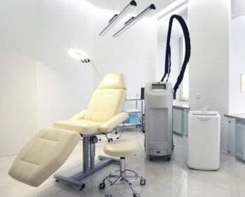 Bii o ṣe le yan salon kan fun Itọju awọ LASER